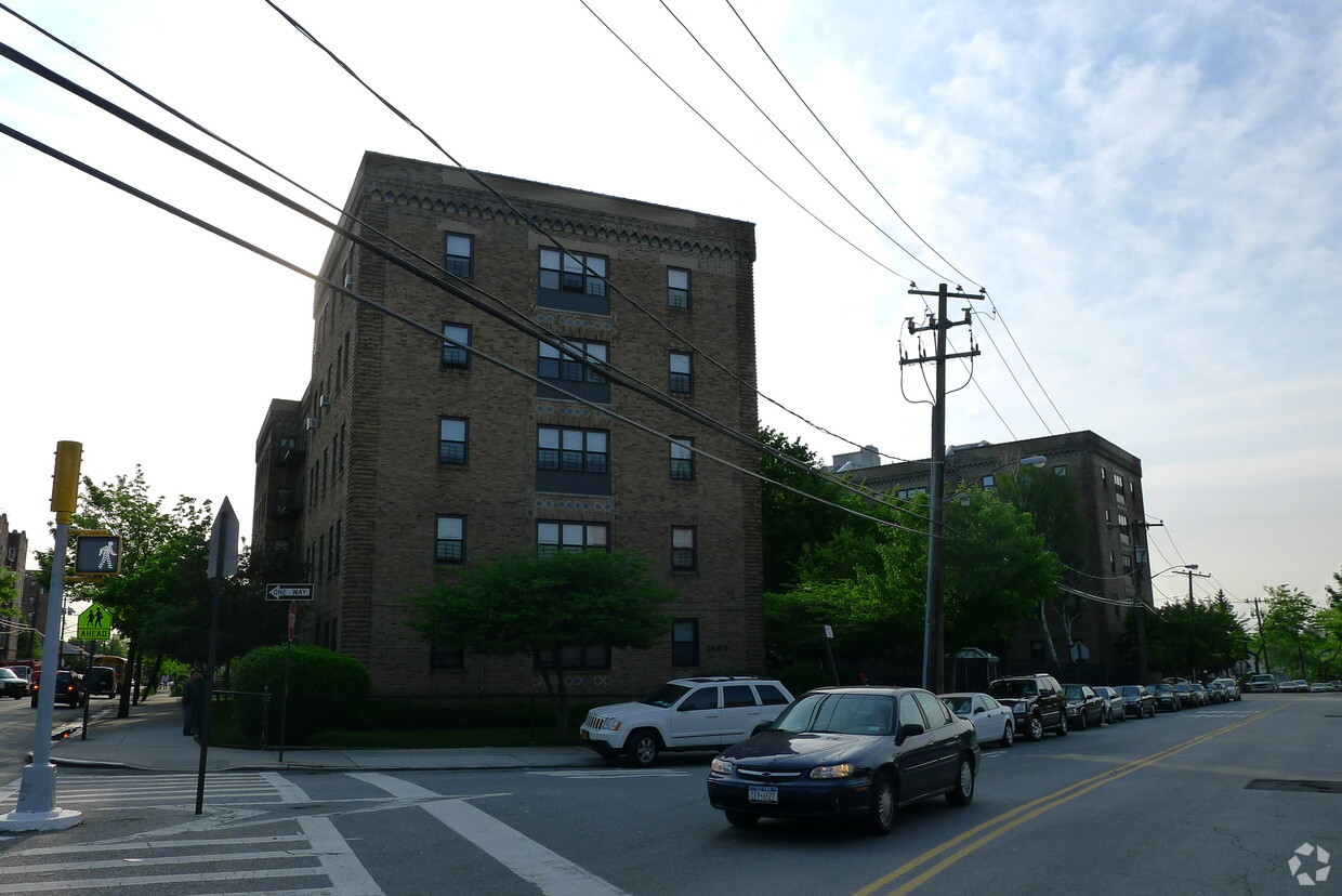 Foto del edificio - Gateway Apartments