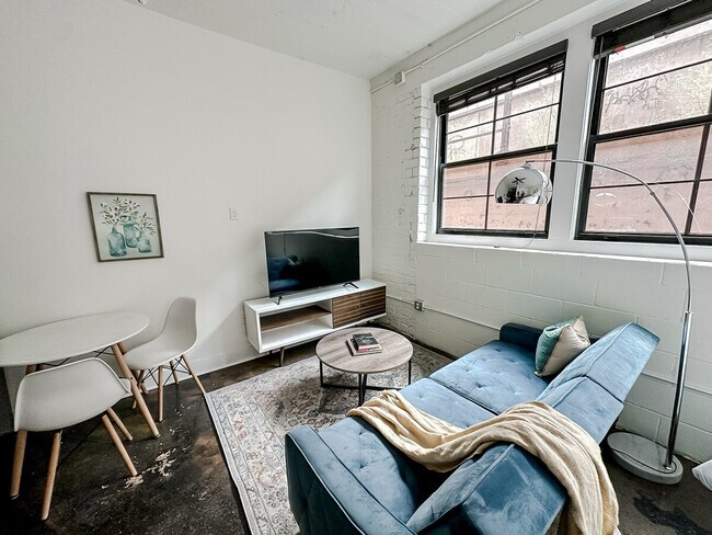 Foto del edificio - 213 N Mead St