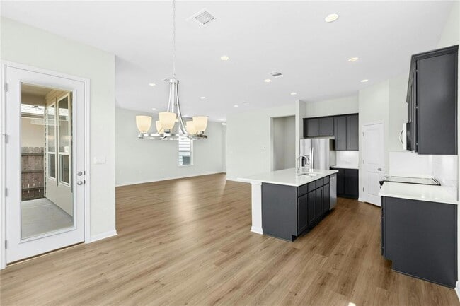 Foto del edificio - 320 Creek Dr