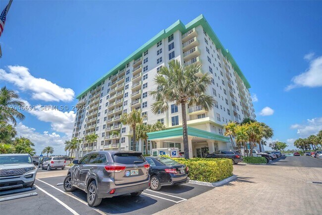 Foto del edificio - 10350 W Bay Harbor Dr