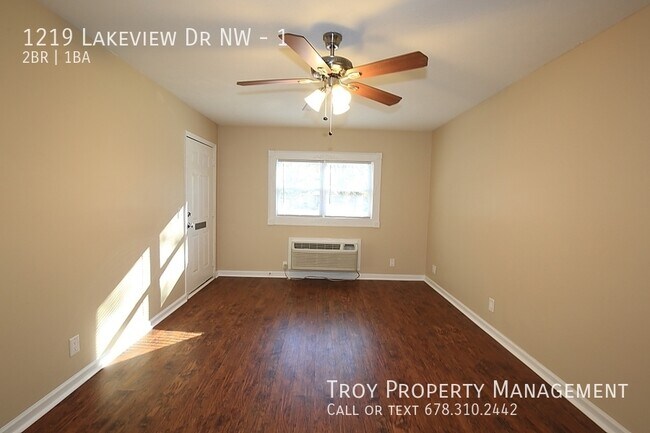 Foto del edificio - 1219 Lakeview Dr NW