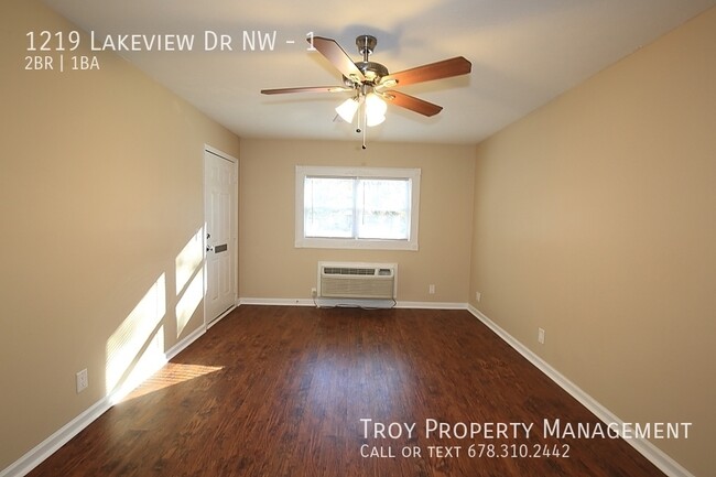 Building Photo - 1219 Lakeview Dr NW