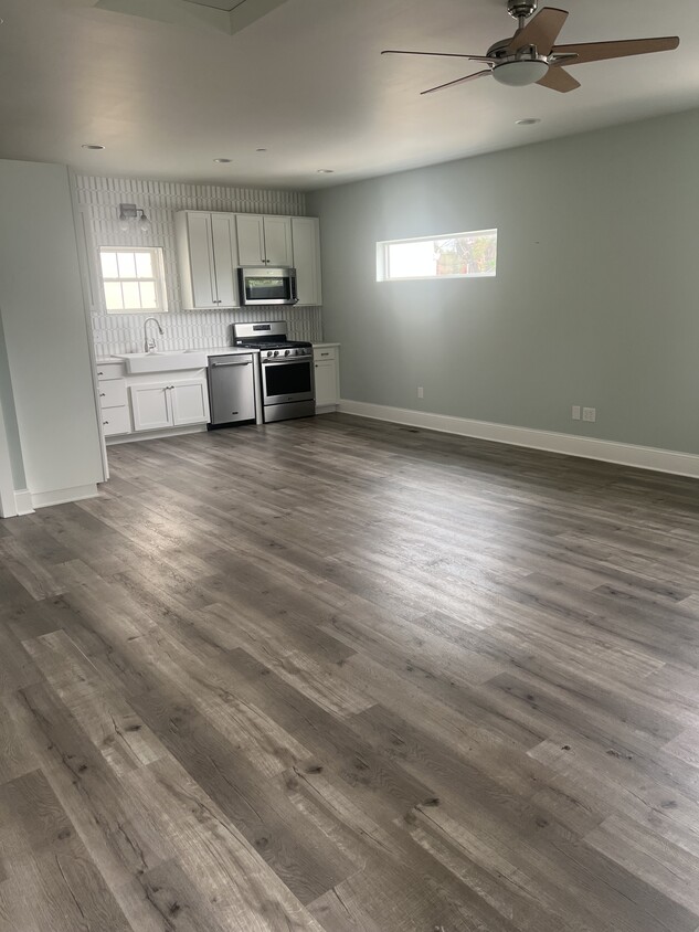 Living Room - 1059 Hosbrook St