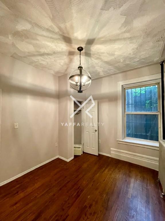 Foto del edificio - 4 bedroom in BROOKLYN NY 11216