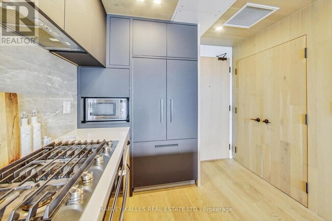 Building Photo - 45-545 Dovercourt Rd