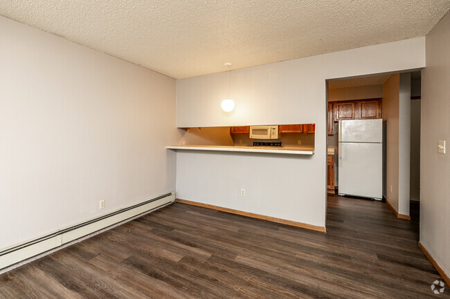 2BR, 1BA - 900 SF - Living Room - 1006 Oakcrest Street Apartments