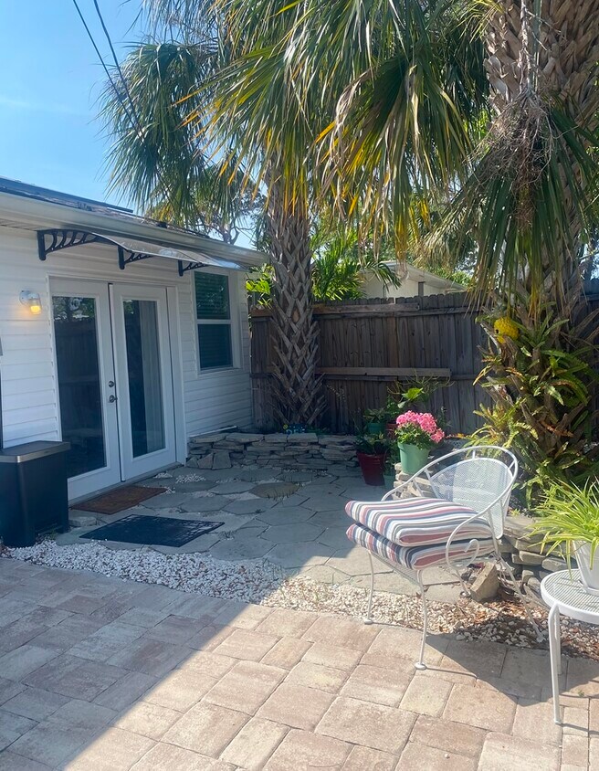 Foto principal - 6389 2nd Ave N