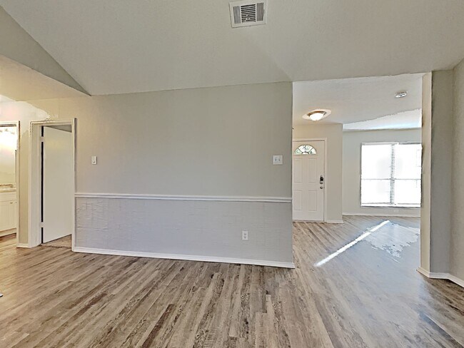 Building Photo - 7001 Seascape Dr