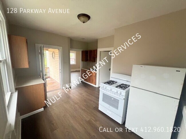 Foto del edificio - 128 Parkway Ave
