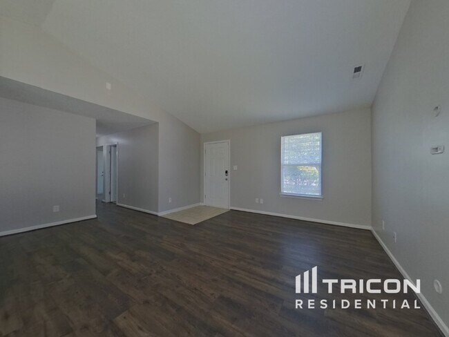 Building Photo - 107 Duxbury Rd