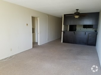 Foto principal - 5555 W 8th St