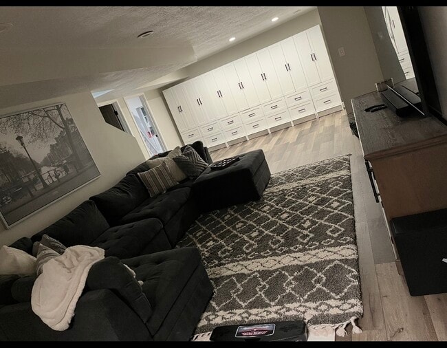 Building Photo - 5151 W Split Rock Dr