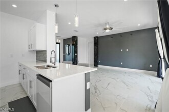 Building Photo - 24 Crestwood Cir S