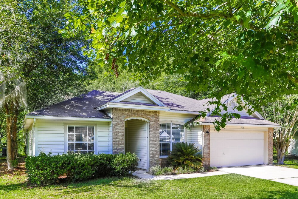 Foto principal - 7685 Enderby Ave E