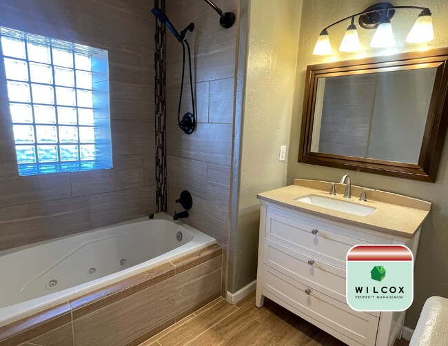 Foto del edificio - Residential Rental Property Located in Far...