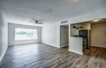Interior Photo - Everest Gardens