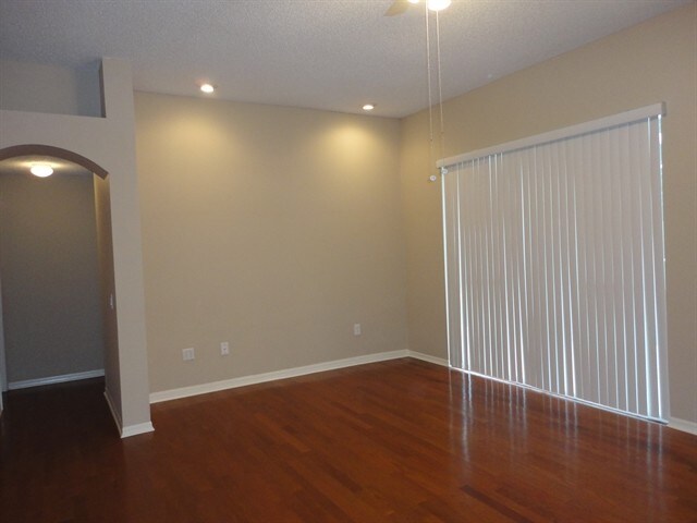 Building Photo - 414 Country Vineyard Drive