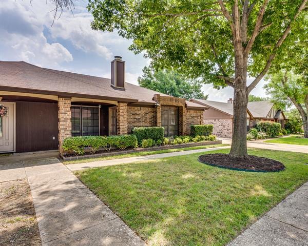 Building Photo - 3016 Hilltop Dr