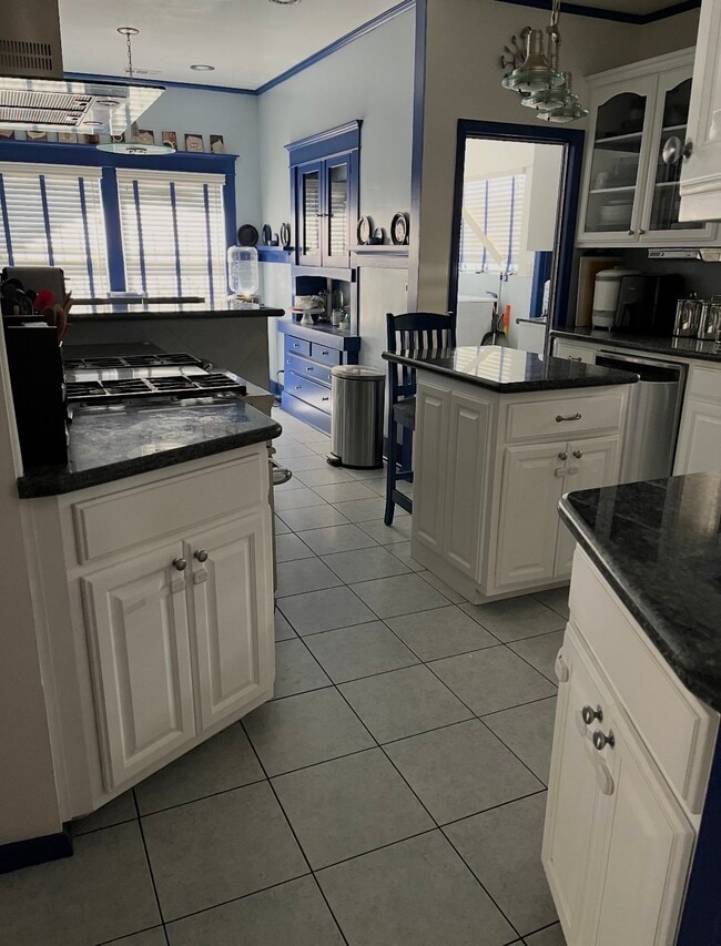 Building Photo - 4177 Halldale Ave