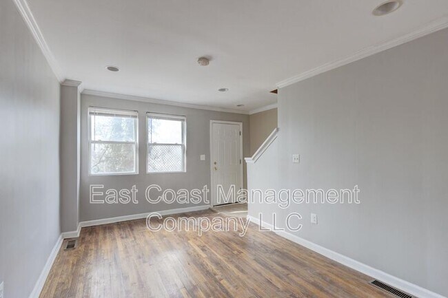 Foto del edificio - 903 Ellicott Driveway