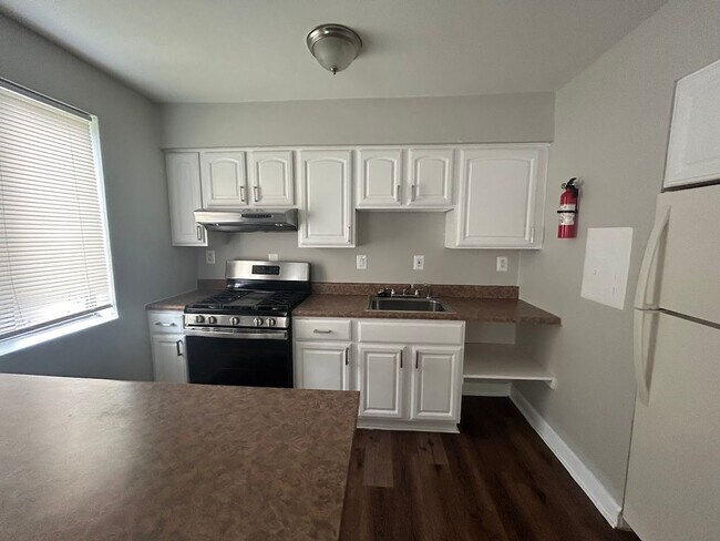 Foto del edificio - Affordable 2-Bedroom Apartment in Southwes...
