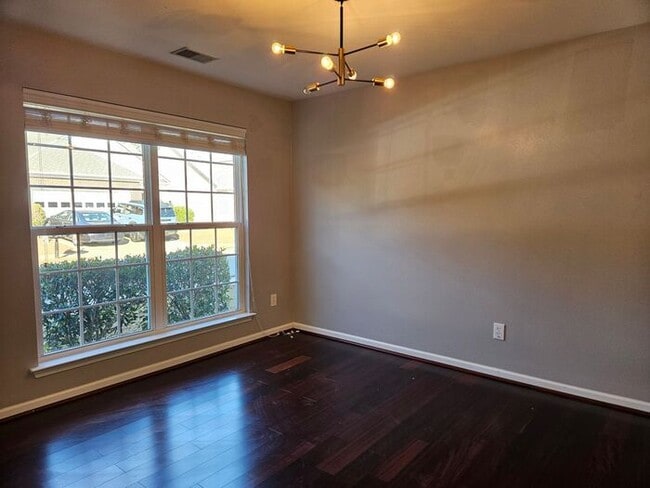 Foto del edificio - Ivy Square Patio Home