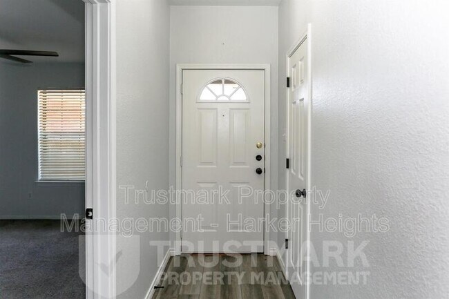 Building Photo - 2702 Littlewood Dr