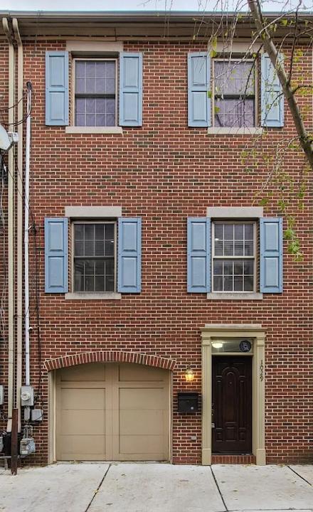Building Photo - 1029 N Leithgow St