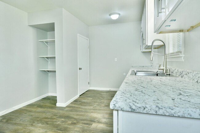 Foto del edificio - 226-228 W Park Ave