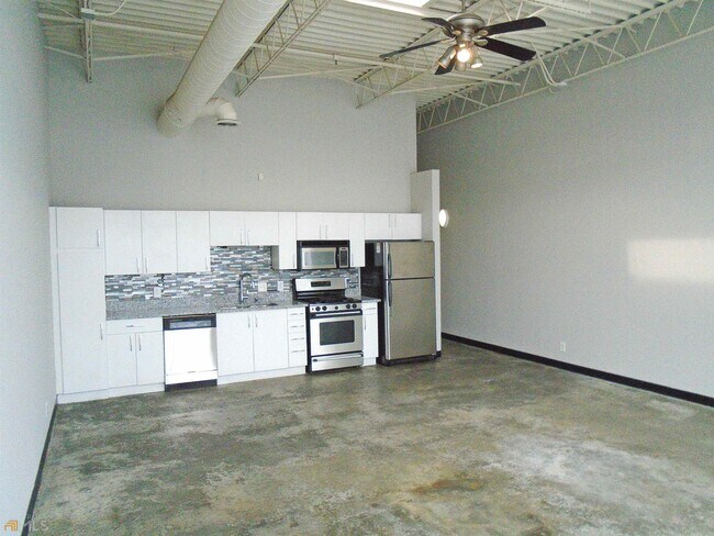 Foto del edificio - 5200 Peachtree Rd