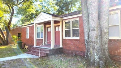 Building Photo - 4 Woodlawn Ct