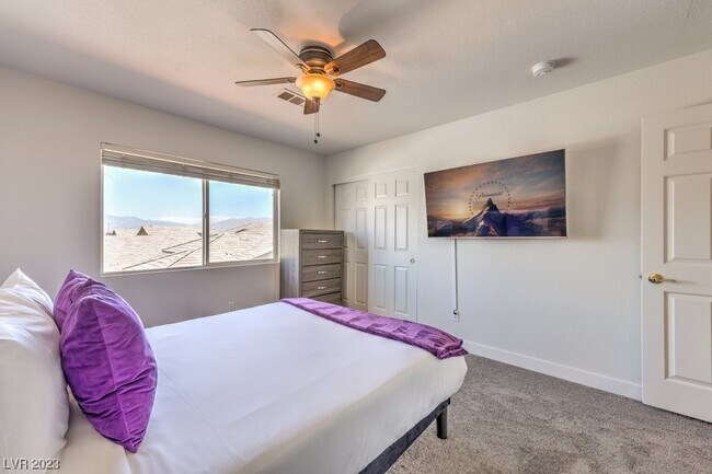 Foto del edificio - 9124 Sapphire Ridge Ave