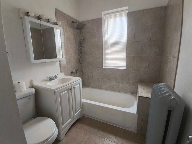 Building Photo - 2542 W 64th St
