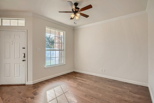 Foto del edificio - 8008 Serenity Way