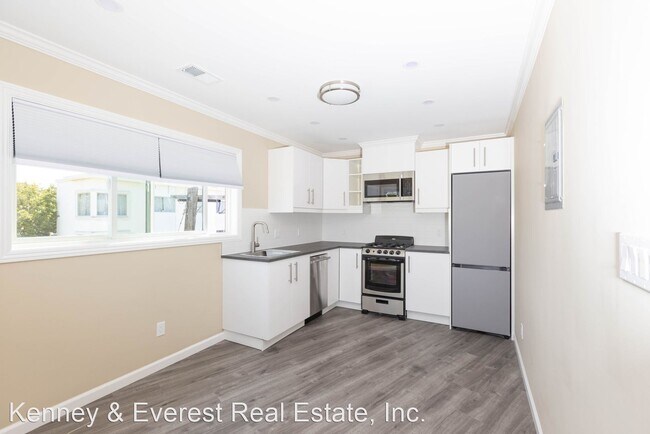 Building Photo - 2 br, 1 bath House - 12 Day Street