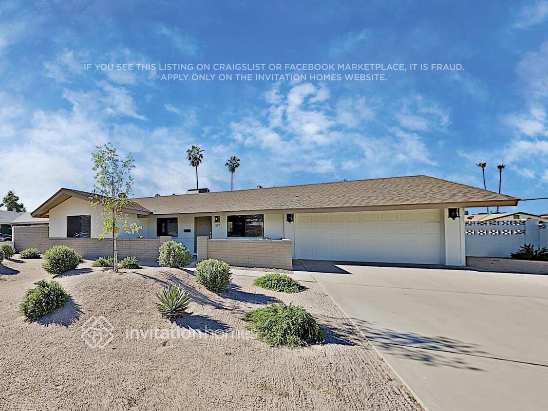 Primary Photo - 1117 E Alameda Dr