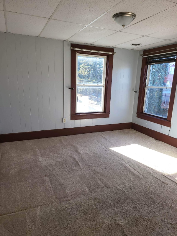 Building Photo - 101 E 2nd Ave