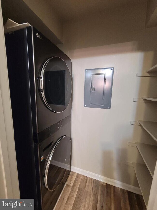 Foto del edificio - 5708 Olde Mill Ct
