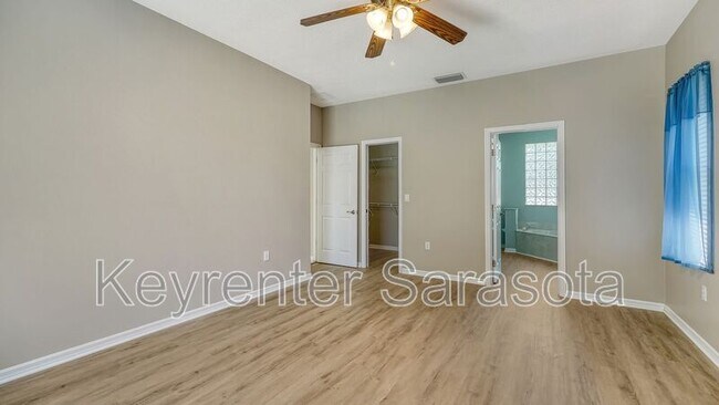 Foto del edificio - 4010 Green Tree Ave