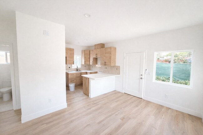 Foto del edificio - 2155 Balboa Ave