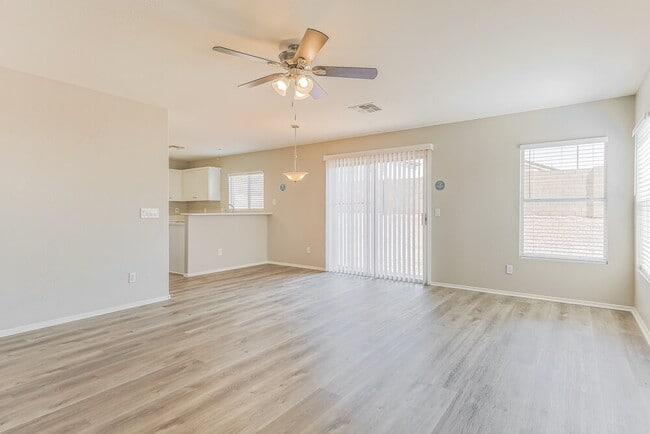 Foto del edificio - 21940 W Casey Ln