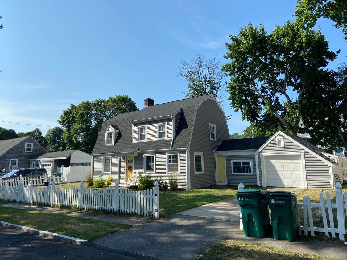 Foto principal - 4 br, 2 bath House - R- 26 Courtney Terrace