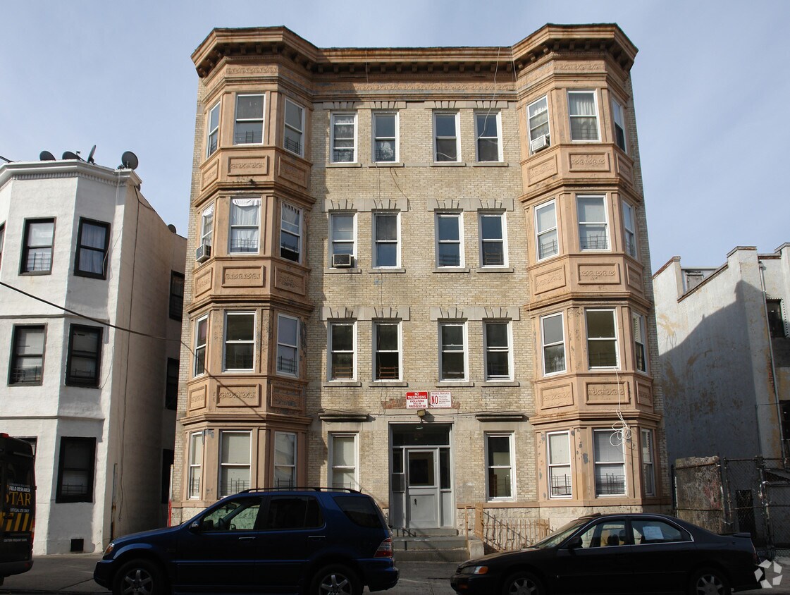 Foto del edificio - 69 Hamilton Ave