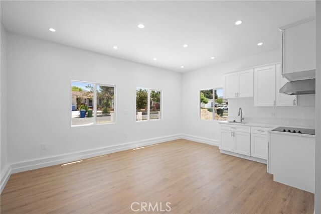 Building Photo - 10943 Nassau Ave