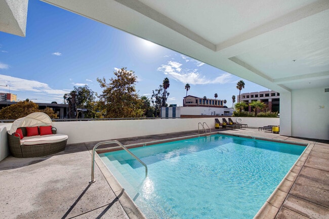 Icon Plaza - Icon Plaza Apartments