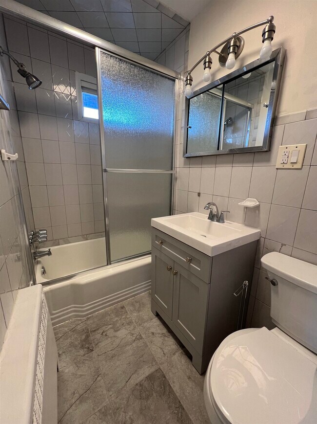 Foto del edificio - 618 Broadway