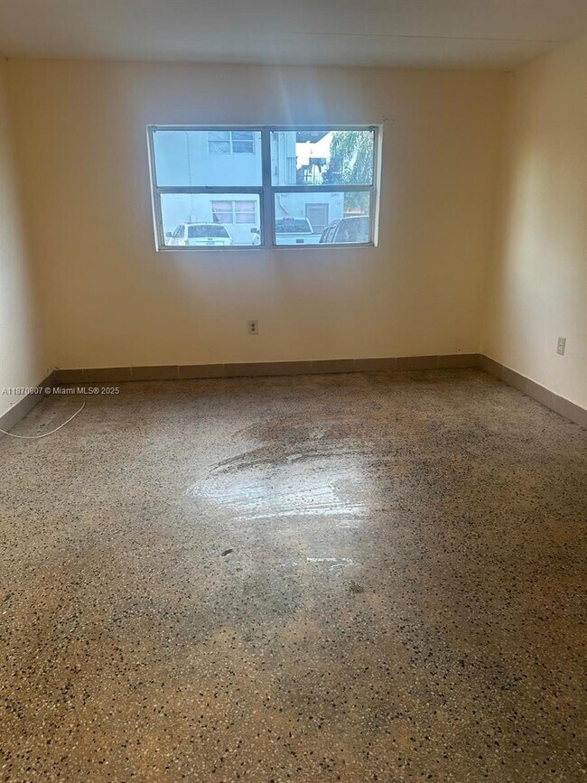 Foto del edificio - 1281 SW 4th St