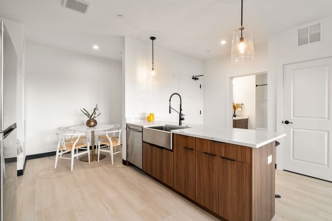 Photo - The600 Apartments