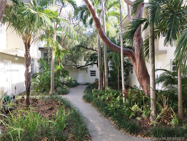 Building Photo - 3000 Bird Ave