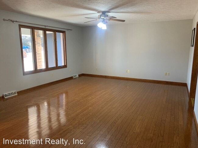 Building Photo - 4 br, 2 bath House - 111 La Salle Dr